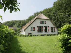 Гостиница Peaceful Farmhouse in Doorn near Forest  Доорн 